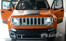 Jeep自由侠 车灯改装X型大灯总成、白色LED灯泡、气氛灯
