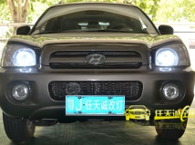 华泰现代圣达菲 大灯改装国产Q5双光透镜、光普快启安定器、宝马白色天使眼